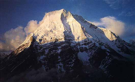 
Menlungtse West Face - High Asia by Jill Neate book
